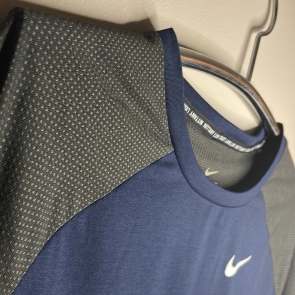 NIKE | Women’s Blue & Gray NIKE DRI-FIT PENN STATE Long Sleeve Shirt Size Small - Picture 6 of 9